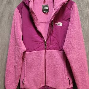 The North Face Denali Women's fleece zip-up jacket, great condition. Size Large
